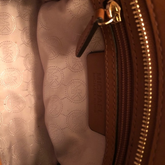 Authentic Michael Kors Small satchel brown - Picture 12 of 16
